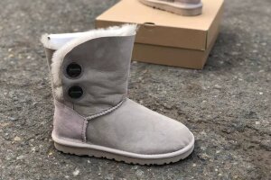 UGG-4933