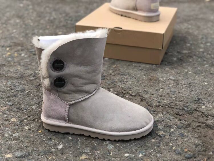 UGG-4933
