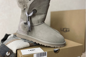 UGG-7502