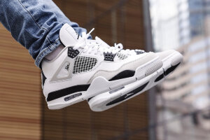 Nike Air Jordan 4