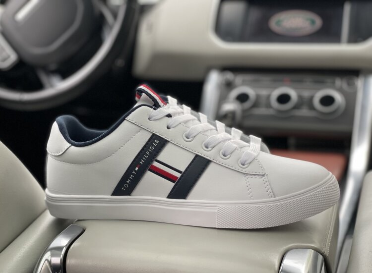 Tommy Hilfiger