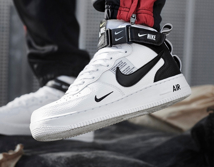 Nike Air Force 1 07 Mid LV8