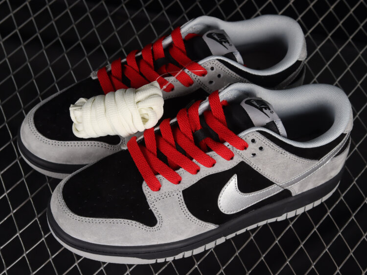 NK SB Dunk Low