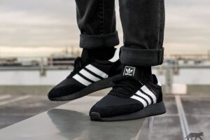 Adidas Iniki Runner