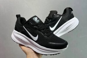 Nike Vomero 18