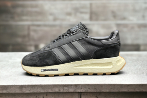 Adidas Retropy E5