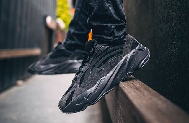 Adidas Yeezy Boost 700