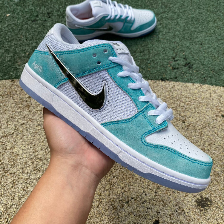 Nike SB Dunk Low April