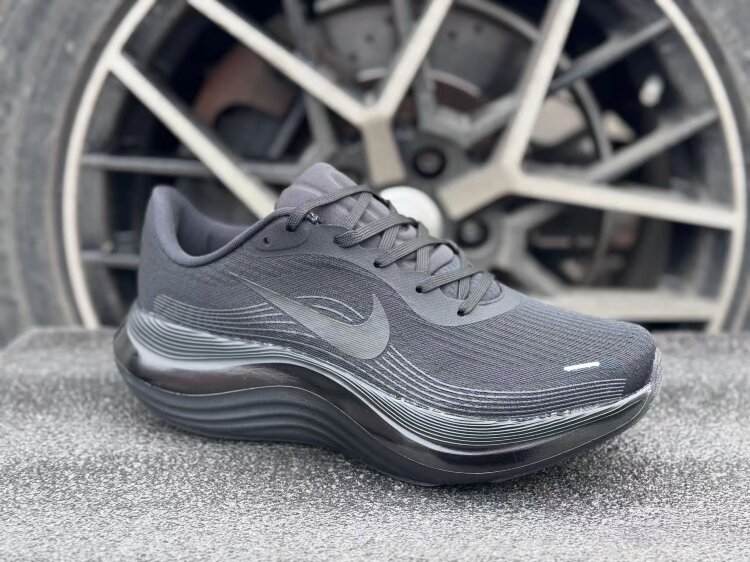 Nike Vomero 17