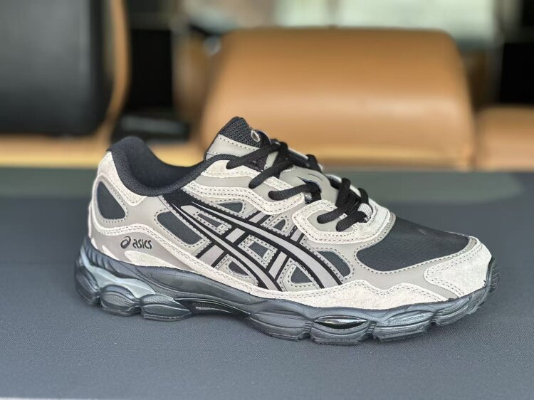 Asics Gore-Tex (905-28)