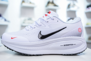 Nike Air Zoom Vomero 18+