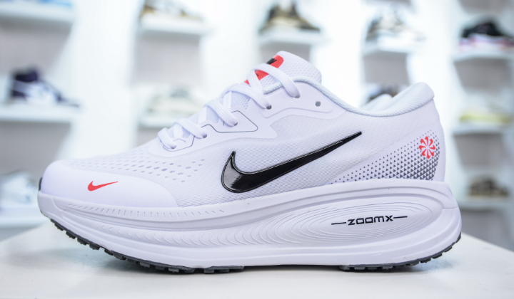 Nike Air Zoom Vomero 18+