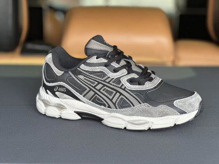 Asics Gore-Tex (905-27)