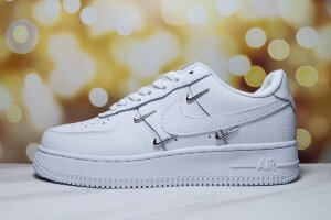 Nike Air Force 1 07 Lx