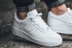 NIKE AIR FORCE 1 ''07