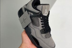 Air Jordan 4