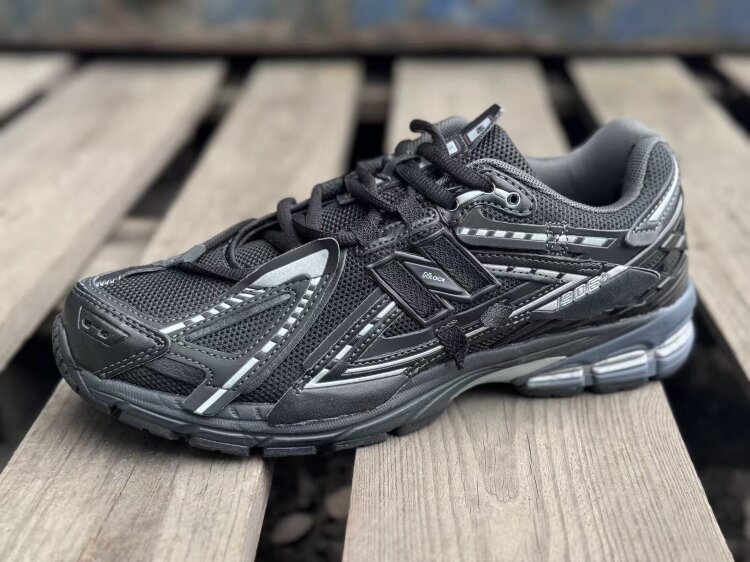 New Balance 1906 (239-1)