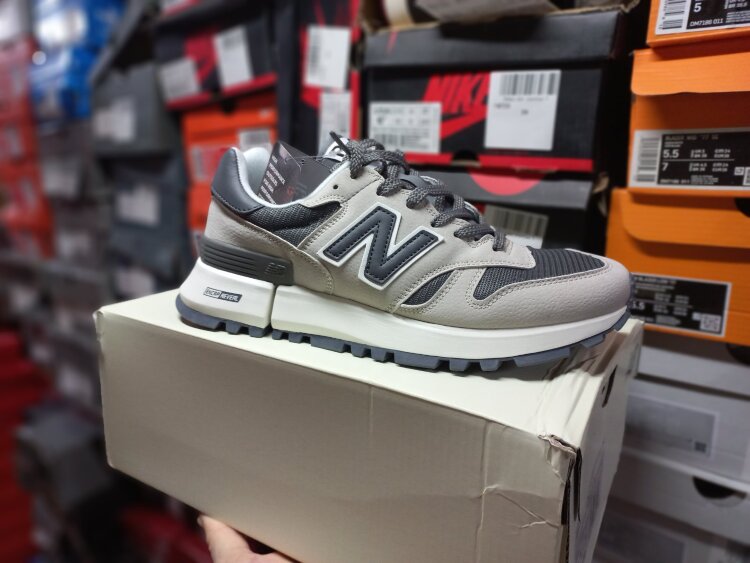 New Balance WS1300KB