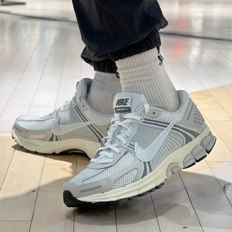 Nike Zoom Vomero 5 