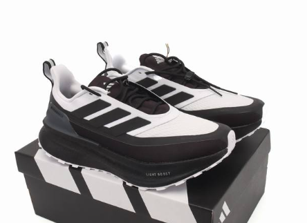 Adidas UltraBoost 5 TR