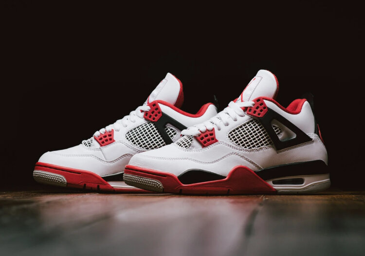 Nike Air Jordan 4