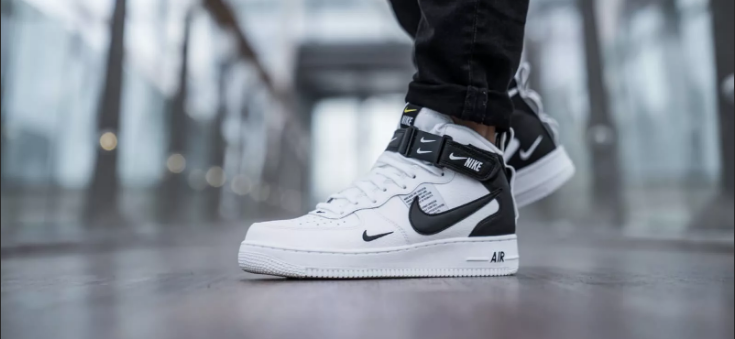 Nike Air Force 1 07 Mid LV8