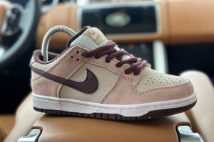NIKE SB Dunk Low Desert Sand
