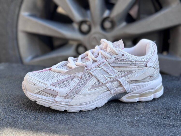 New Balance 1906 (1567-8)