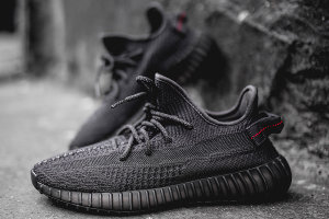 Adidas Yeezy boost 350 black