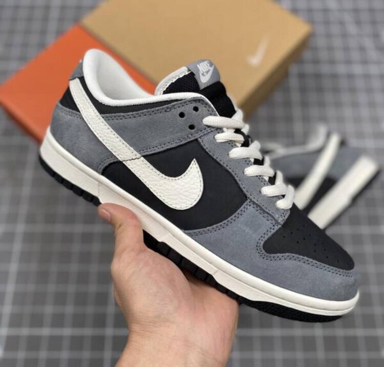 Nike Dunk Low